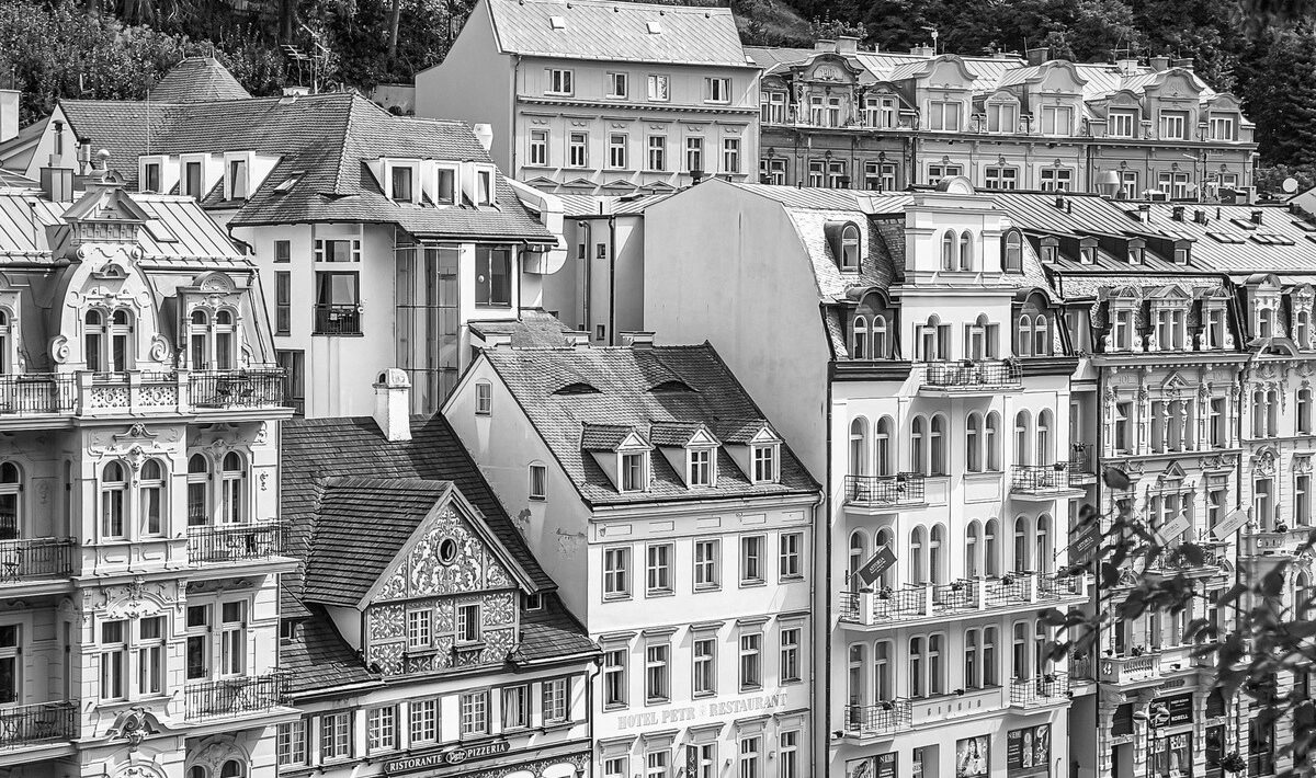 Karlovy Vary: Liečivé pramene a luxusné kúpele