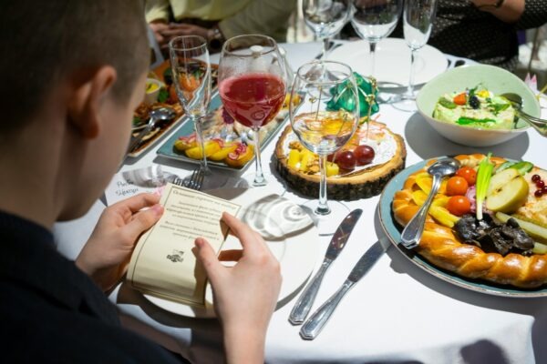 Jóga pre zdravie chrbtice a kĺbov: Terapeutické pozície a mobilita