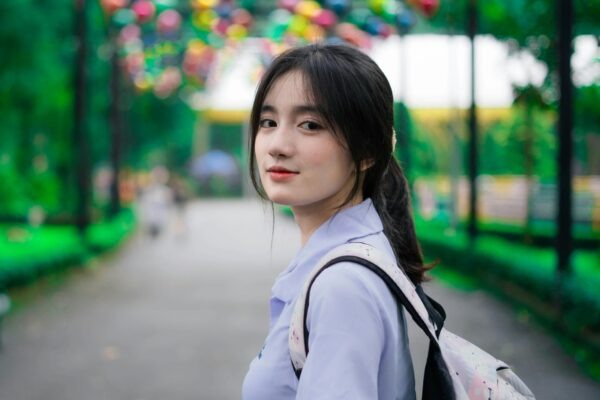 Digitálny stres a jeho dôsledky na psychiku: Preťaženie, FOMO a poruchy sústredenia